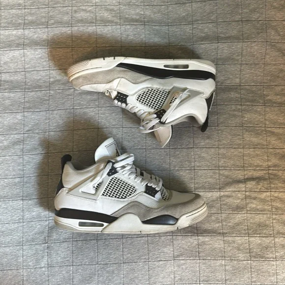 Jordan 4 Military Black - Picture 3 of 10